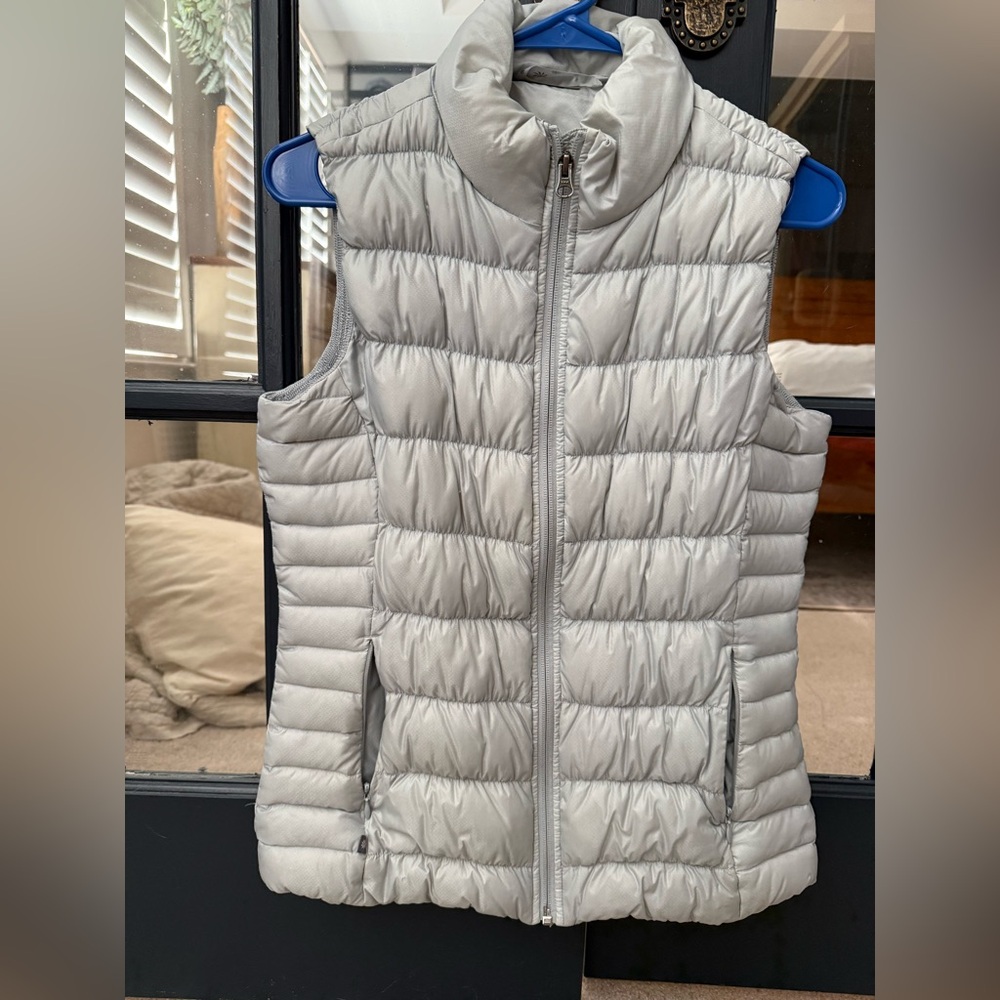 Athleta Light Gray Quilted Puffer Vest